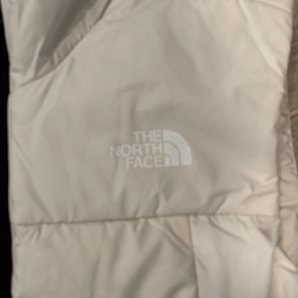 The North Face Off White Puffer Vest Sz S - Picture 2 of 10